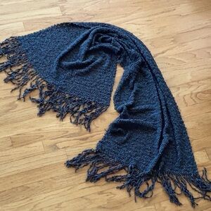 Grey fringed scarf